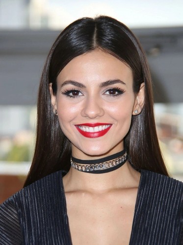Victoria justice glossy 8x10 - justice,